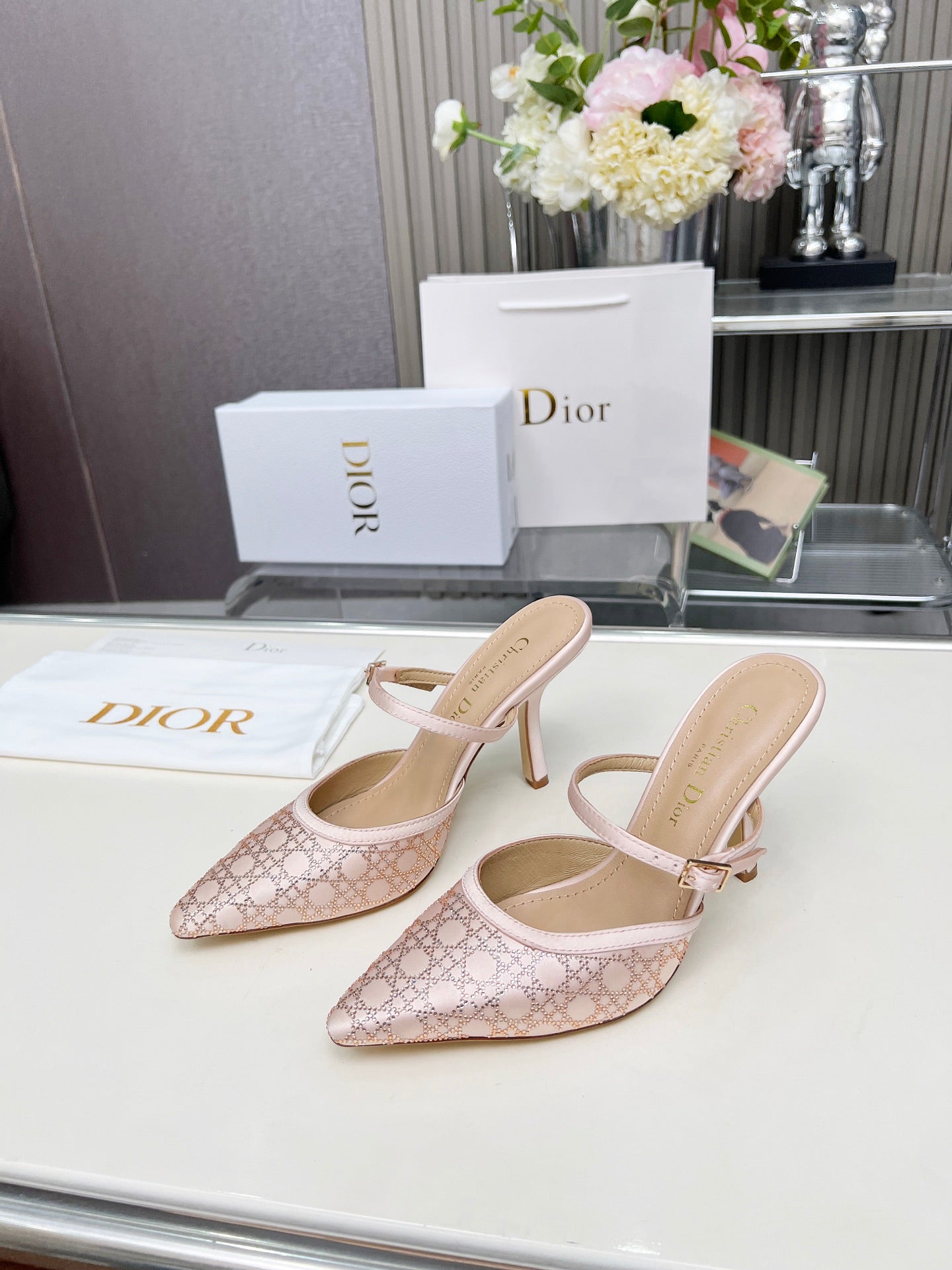 Z2Q95D117 Popular high-quality leather  High heels
