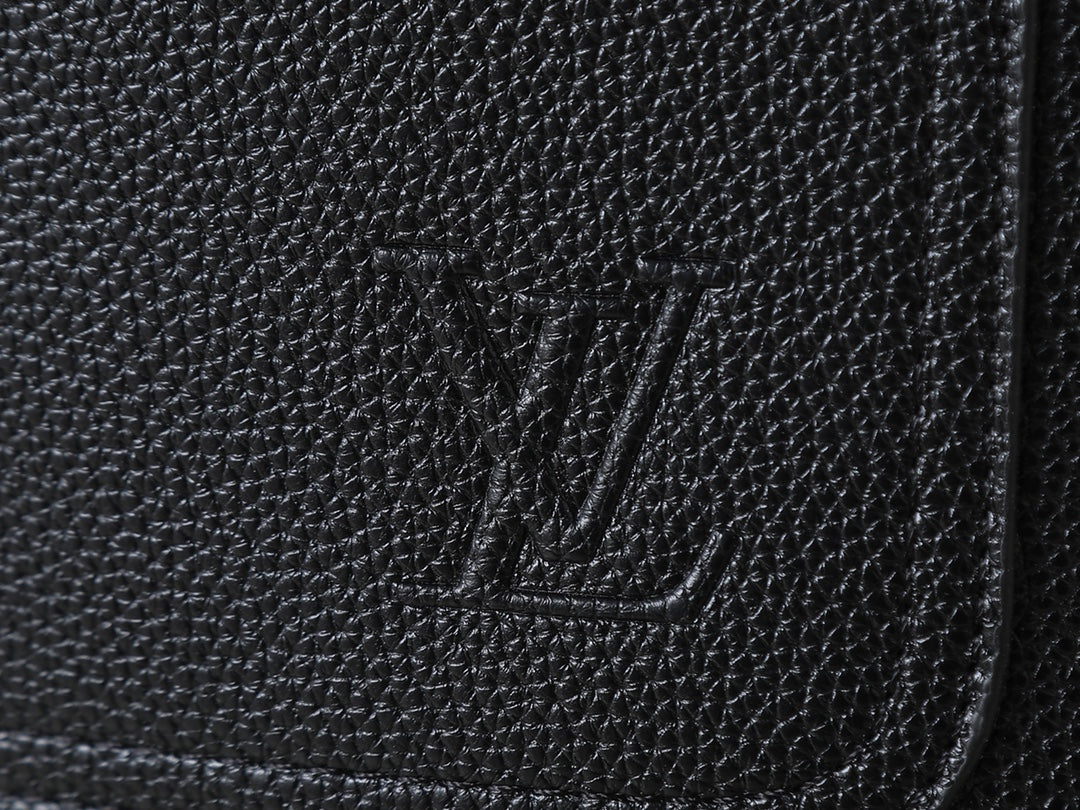 B1P46E42 Popular leather bag