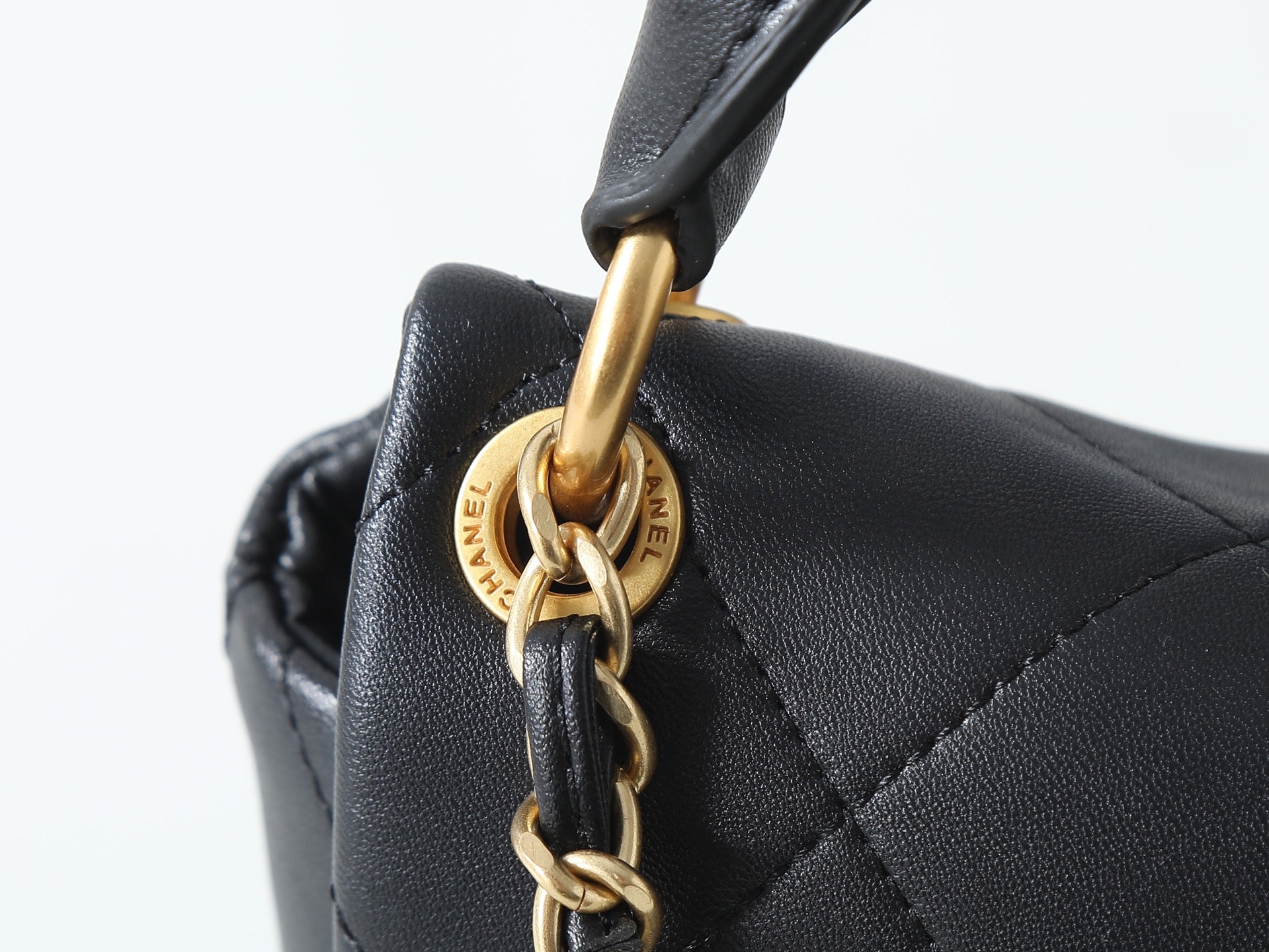 B1R76C28 Popular leather bag