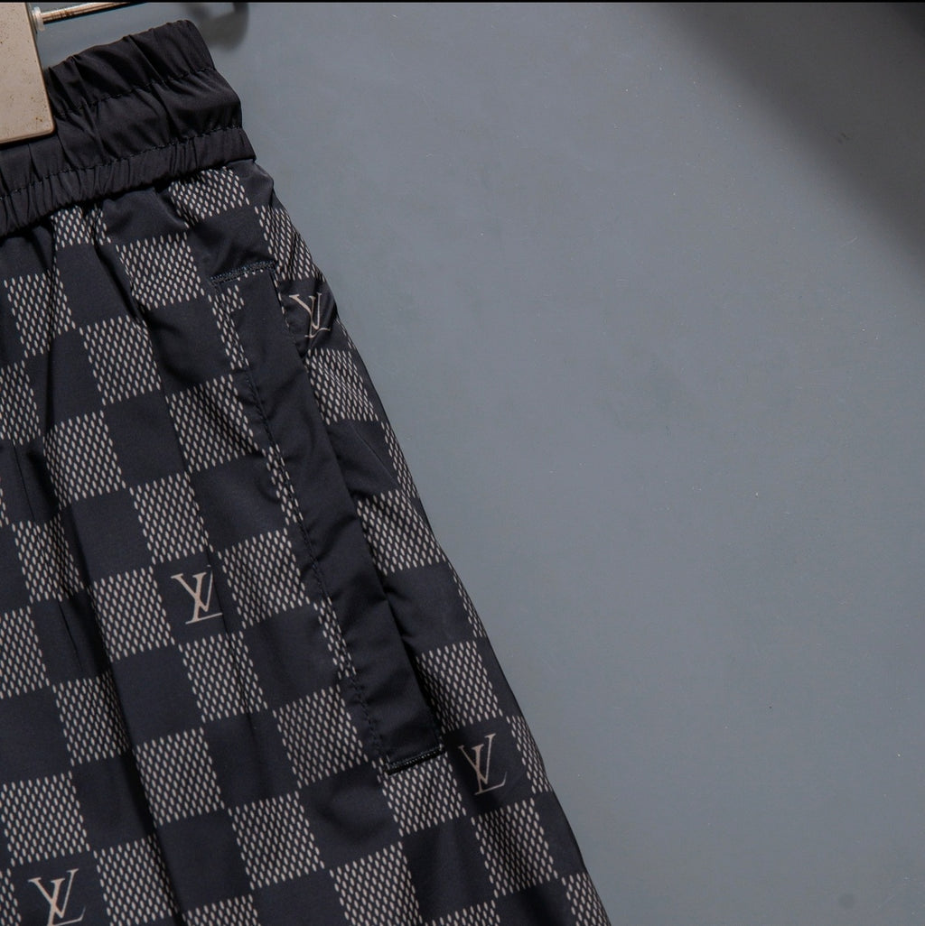 U1N36E23 Popular shorts
