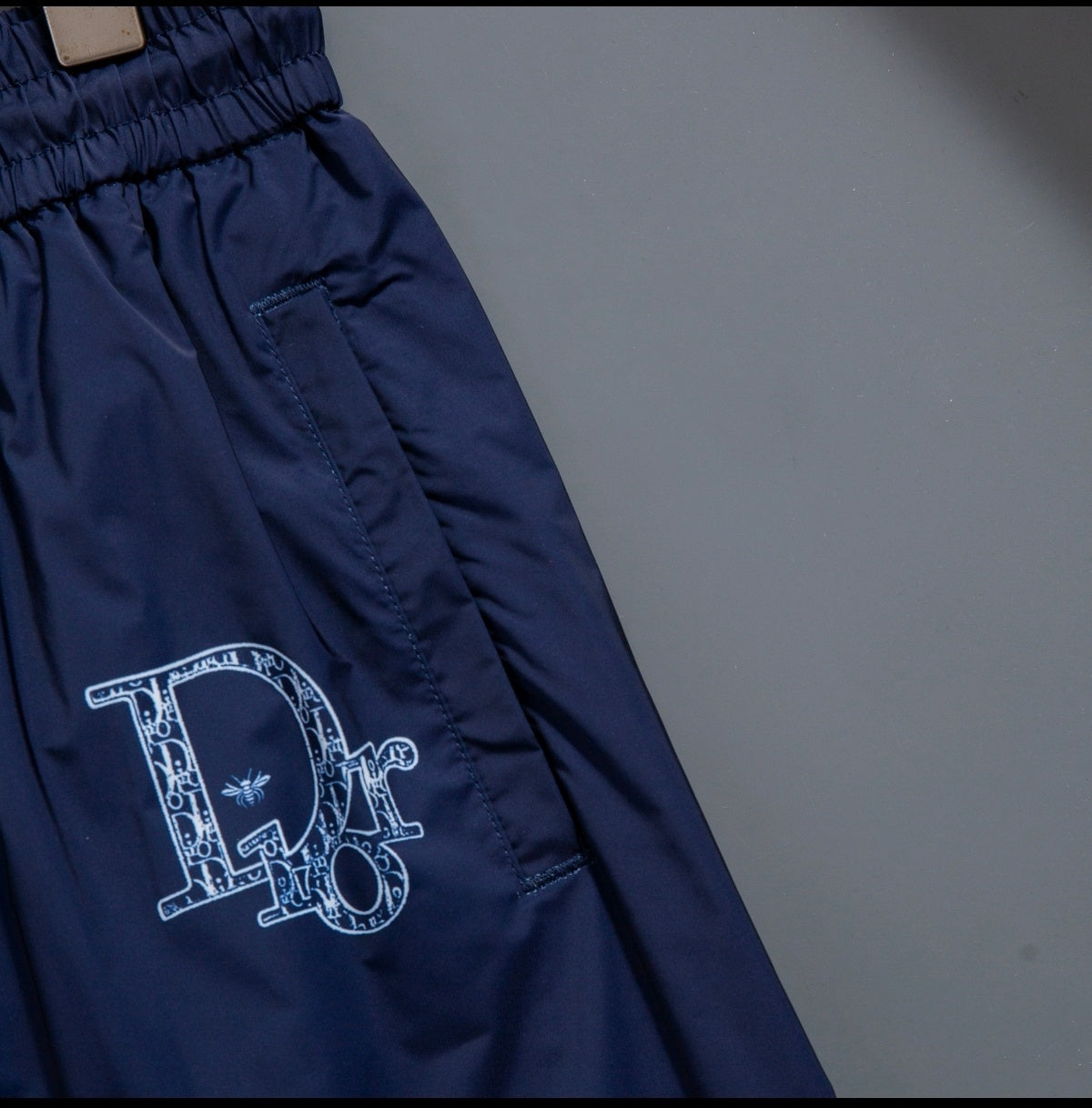 U1N36D22 Popular shorts