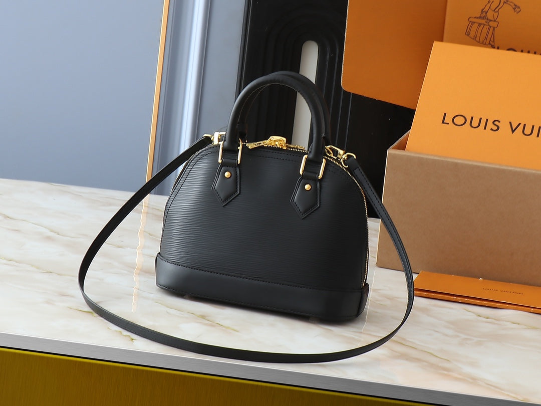 B1P46E103 Popular leather bag