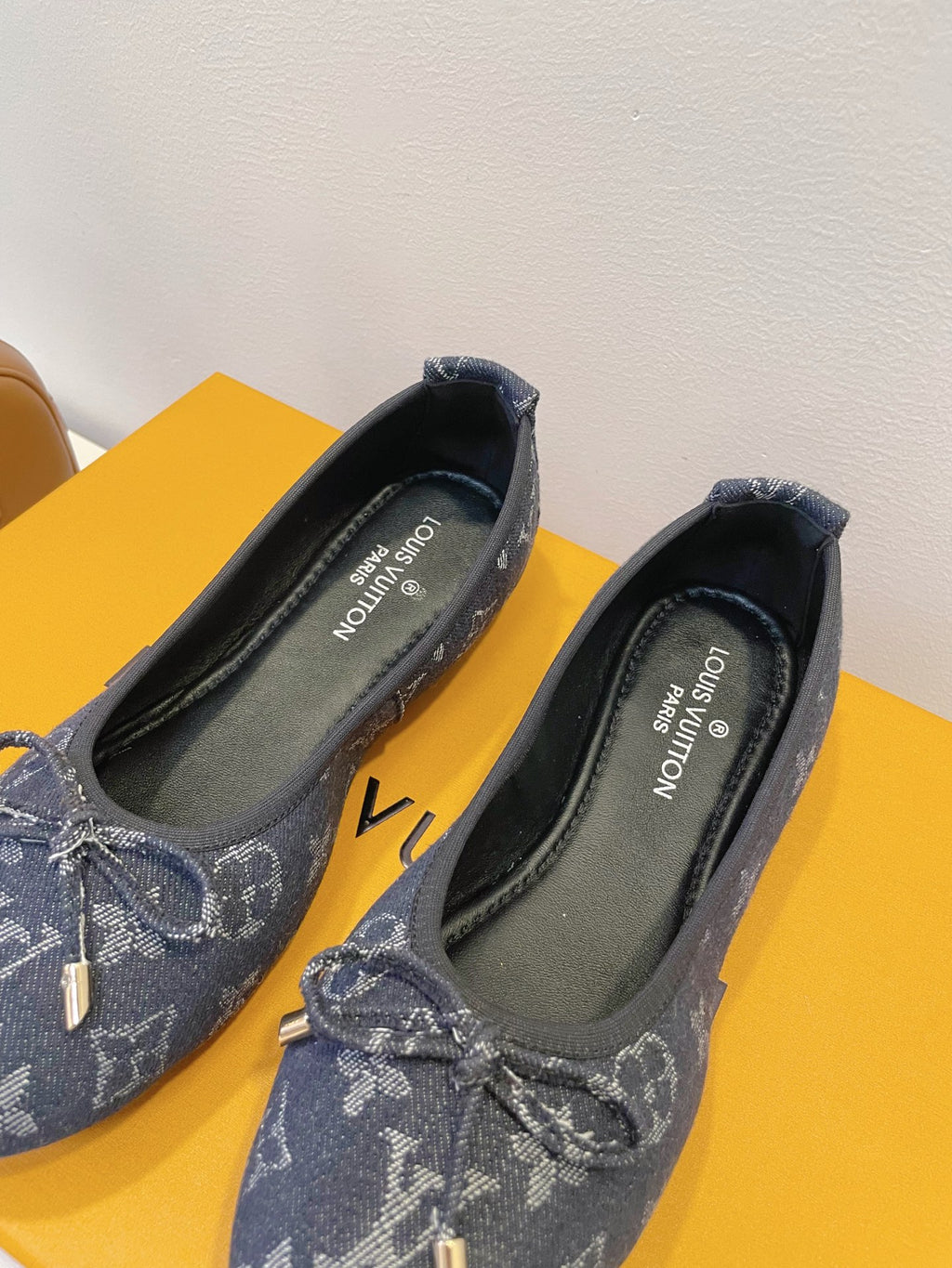Z2Q95E105 Popular high-quality  shoes