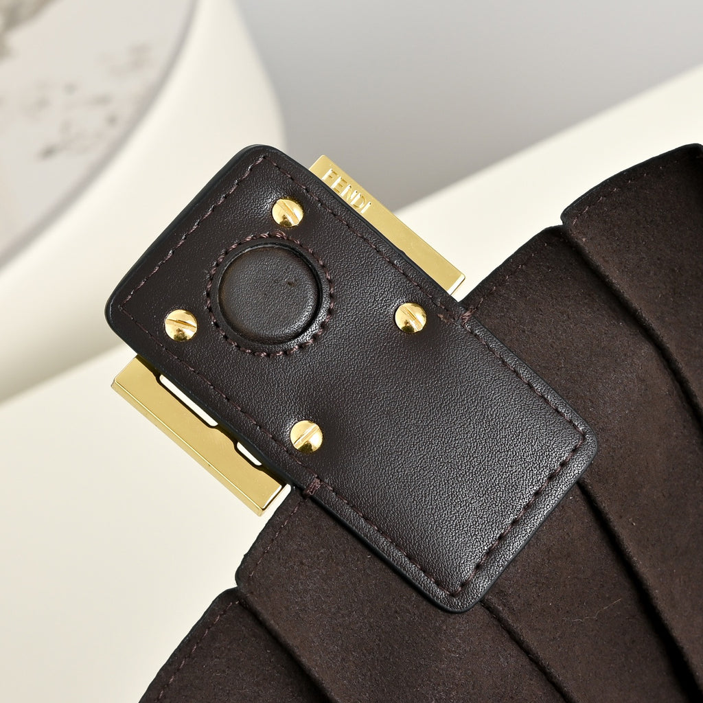 B1P36F106 Popular leather bag