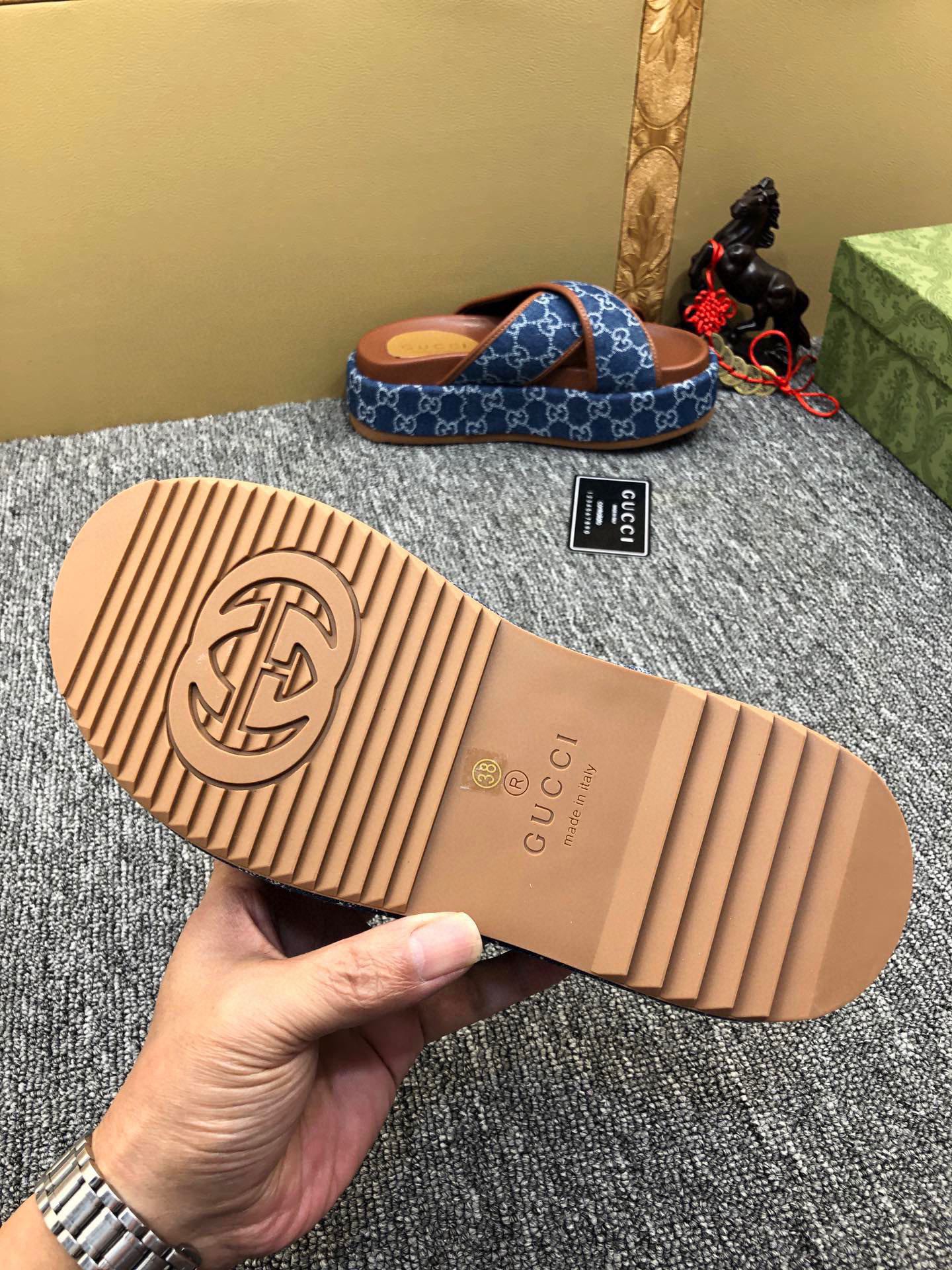 Z5YB69 Popular Slippers