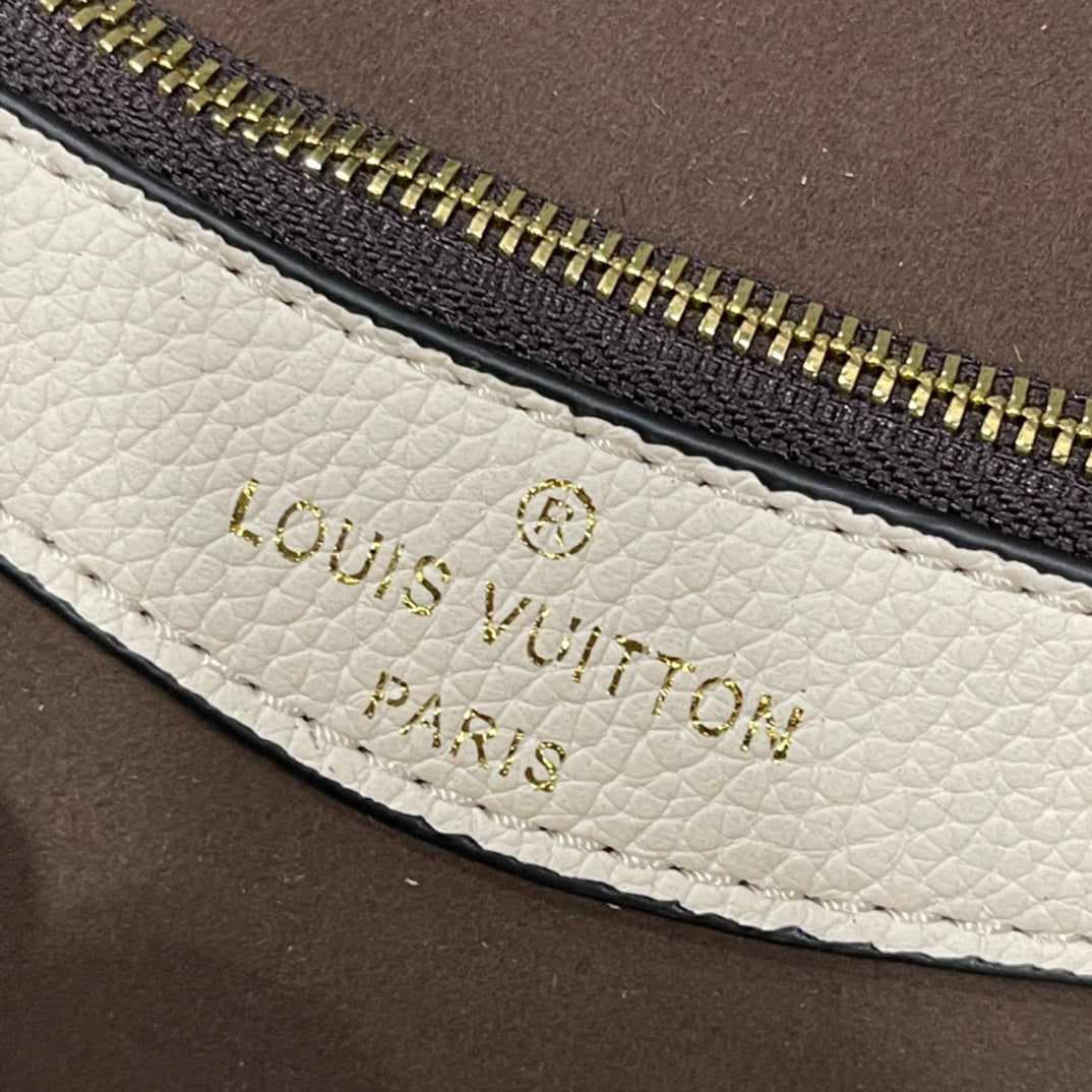 B12X44E318 Popular   leather bag 