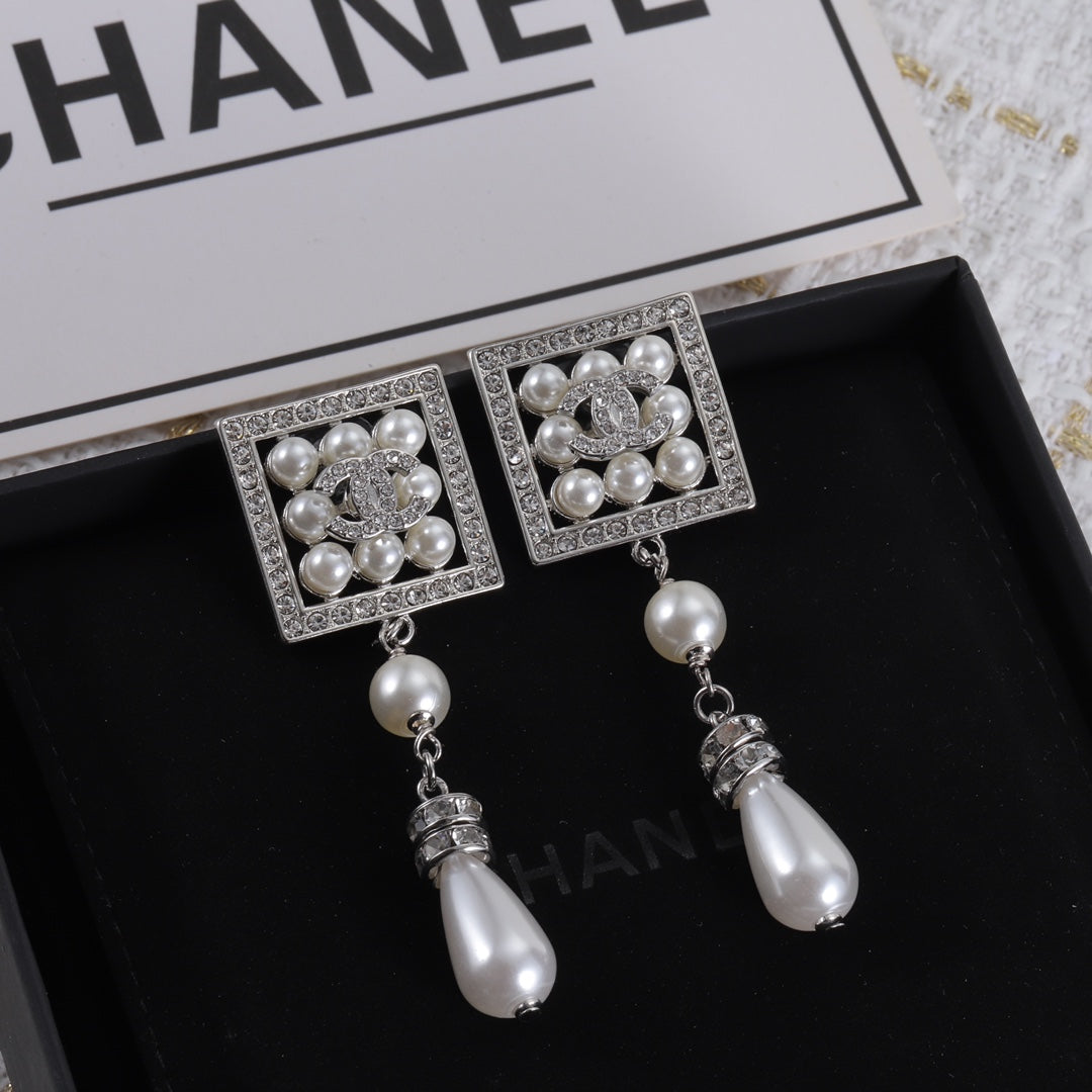 X1Z54C376E Popular Earrings