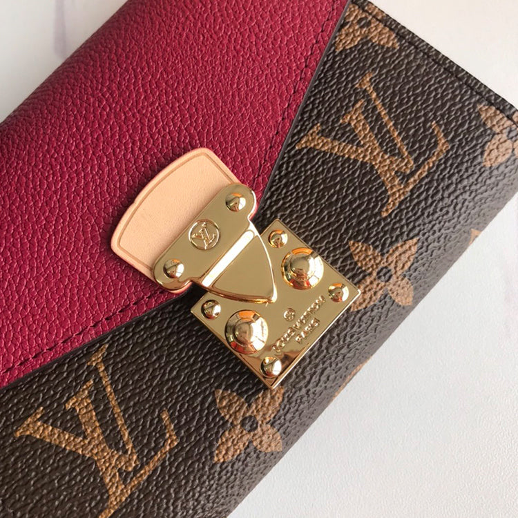 B1P20E10 Popular leather wallets