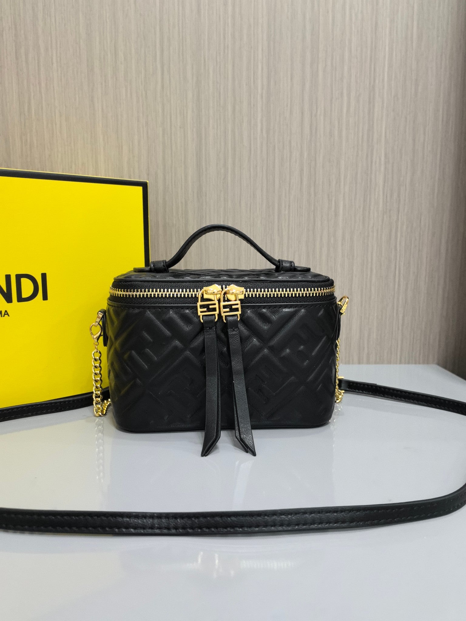 B1R15F59  Popular  bag