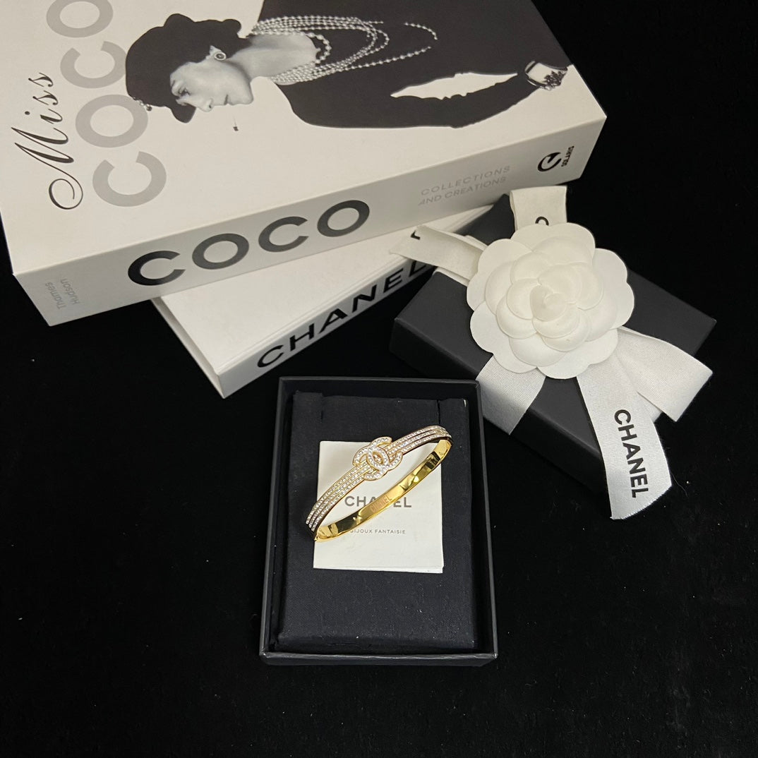 X1Q85C72K  Popular Bracelets
