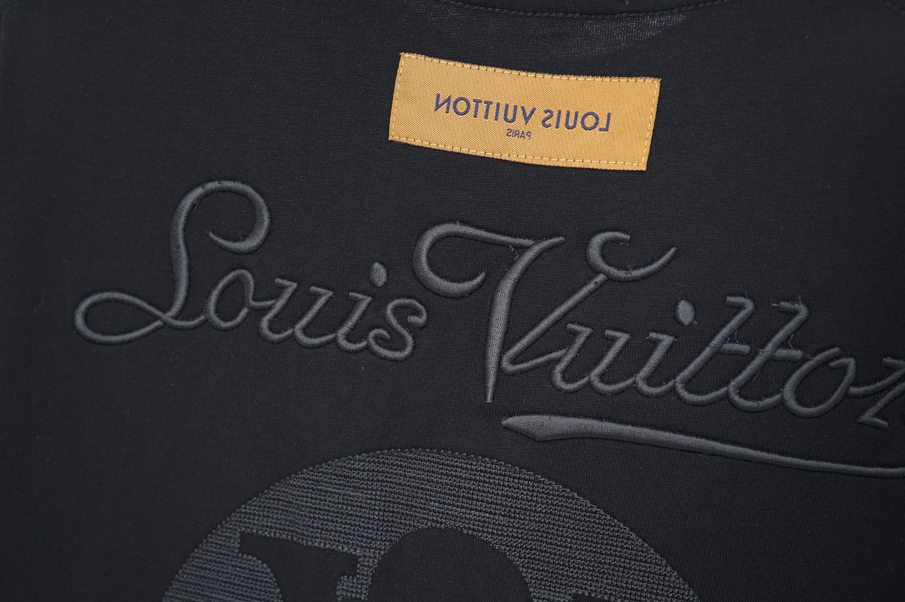 U1R86E12 Popular T-shirts