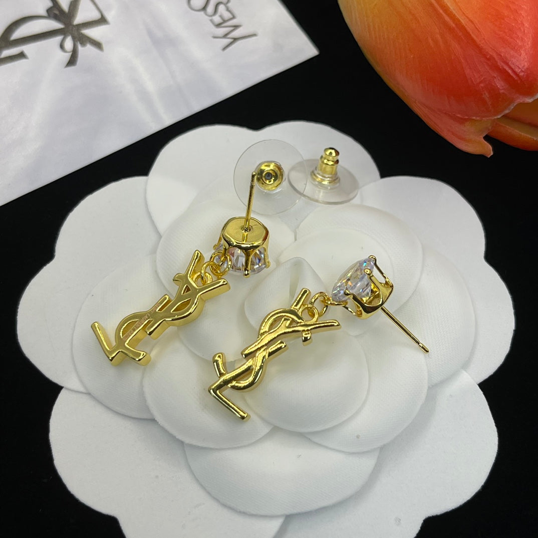 X1Z84SL610E Popular earrings