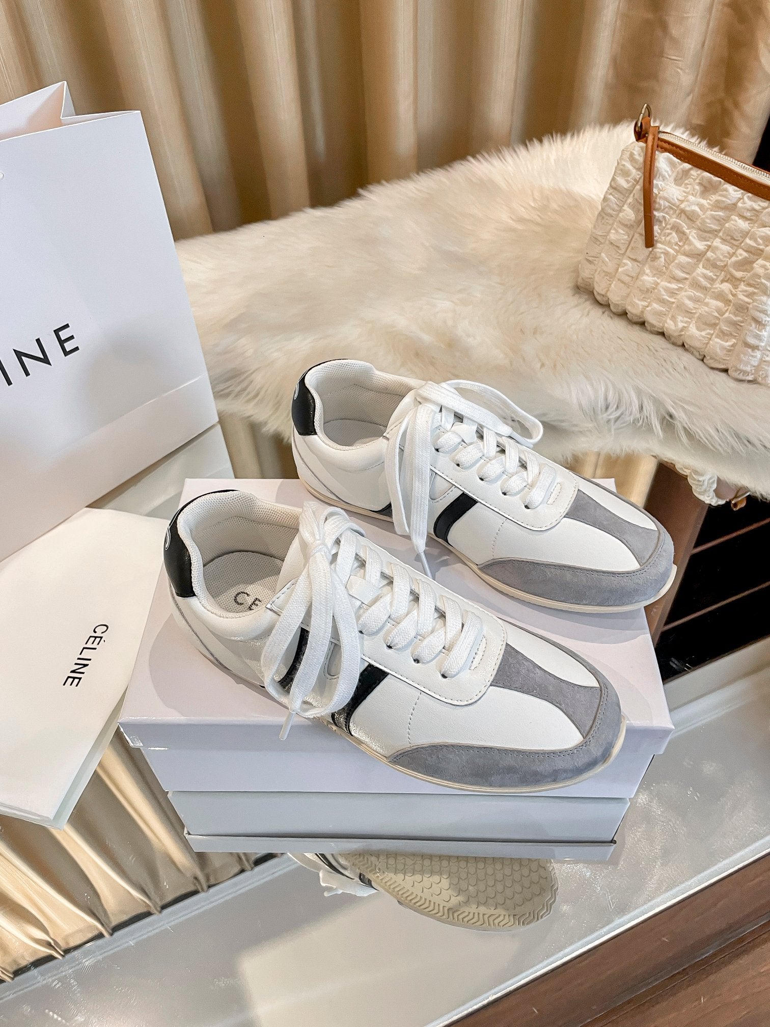 Z1N285N2  Popular sneakers