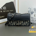 B1W25D81 Popular  leather bag