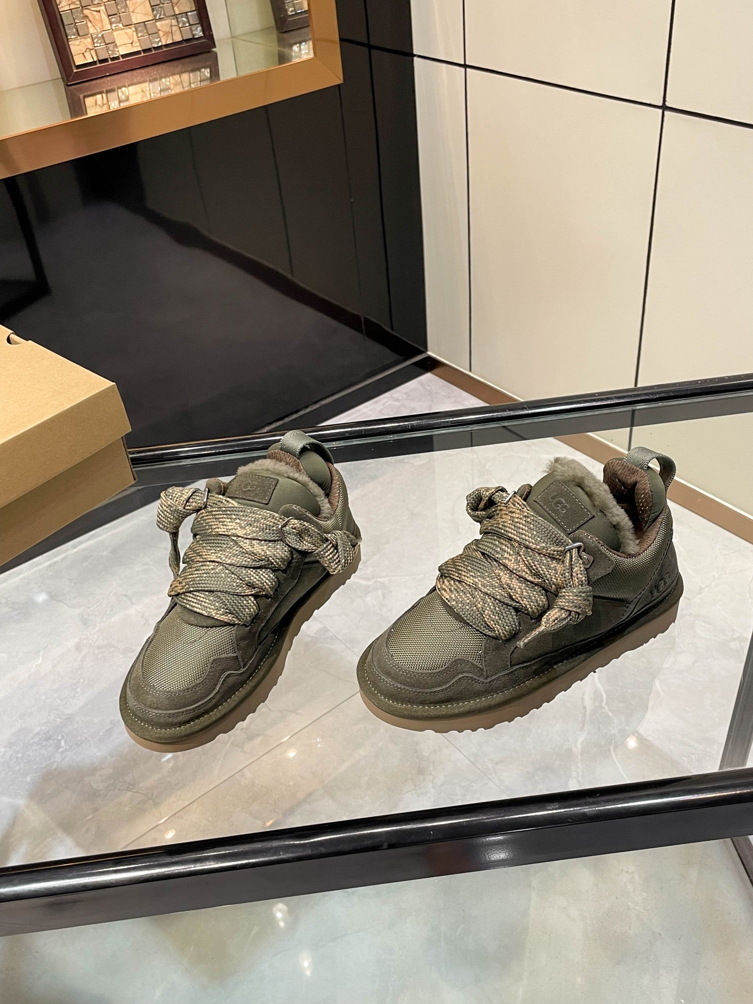 Z2Q105U262 Popular high-quality Shoes
