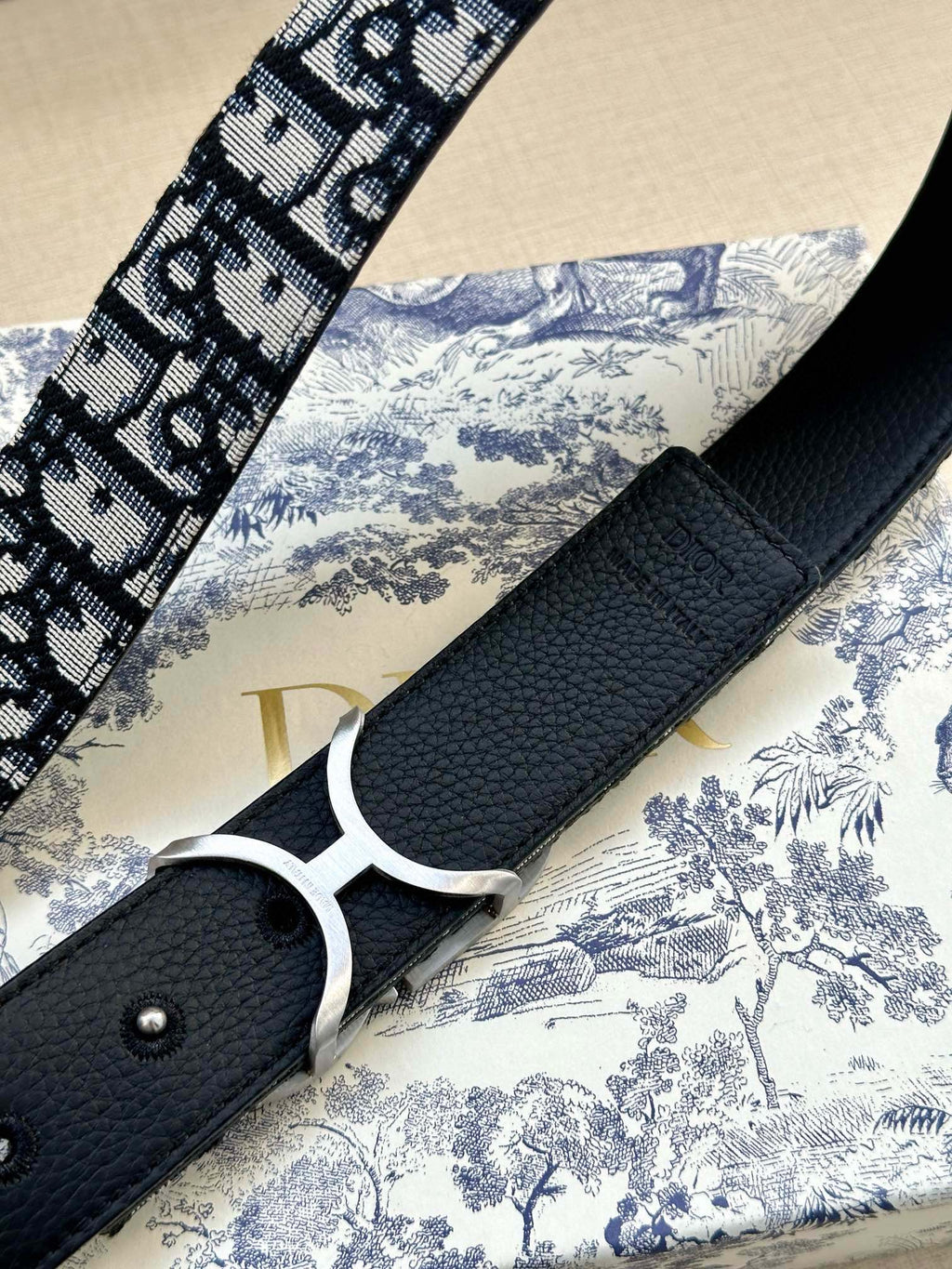 P1R55D207 Popular  High quality belt With full package