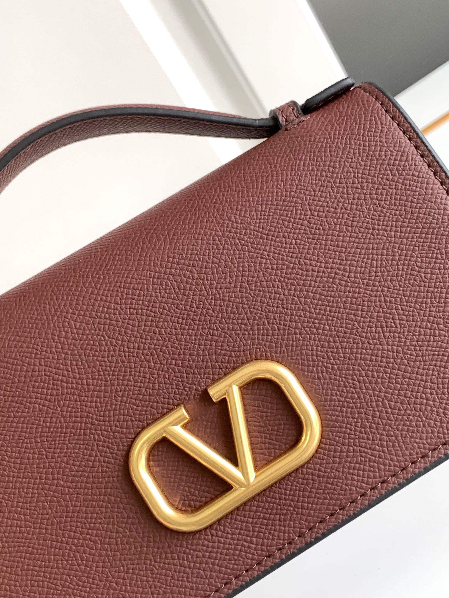 B1X44VL272 Popular leather bag 