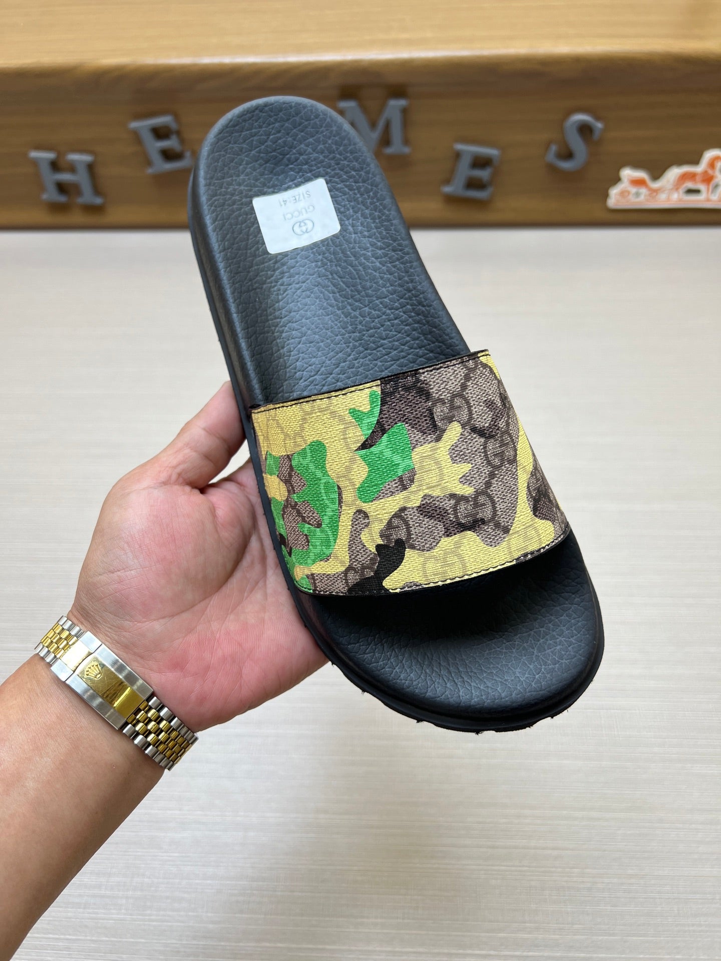 Z5X76B4 Popular slippers
