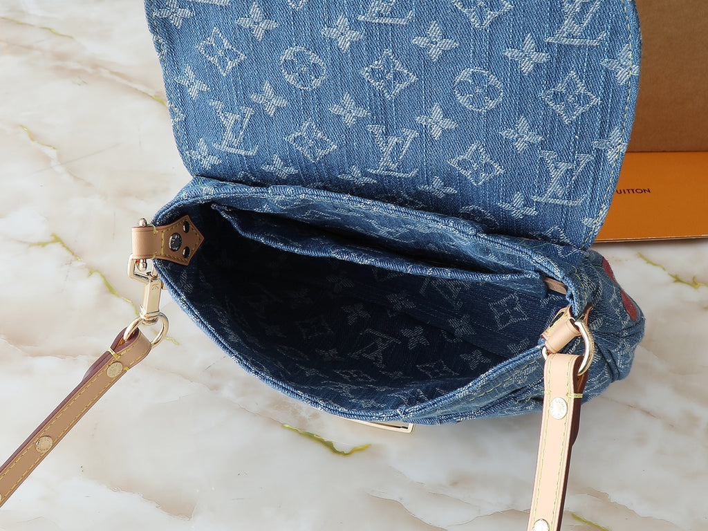 B1N165B118 Popular    bag