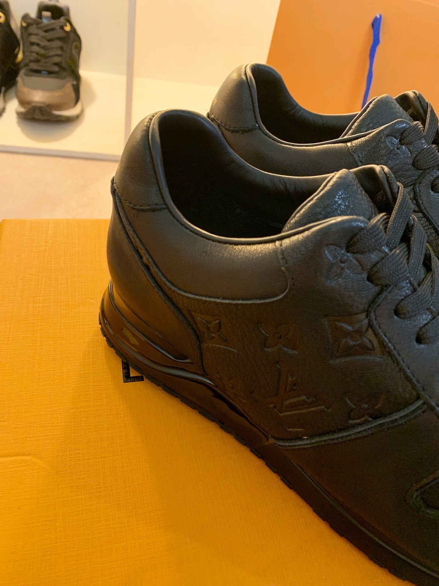 Z2Q95E101 Popular high-quality  shoes