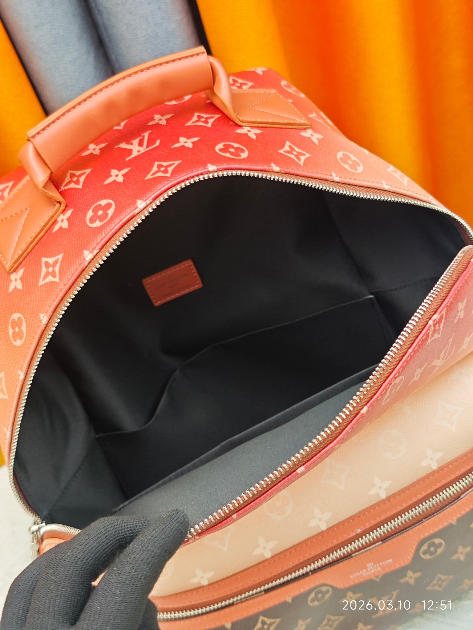 B1P36E18 Popular leather bag
