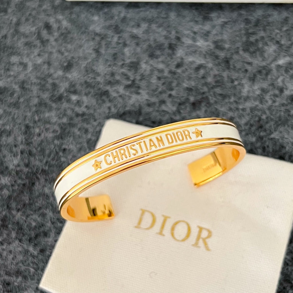 X1B82D240K  Popular Bracelets