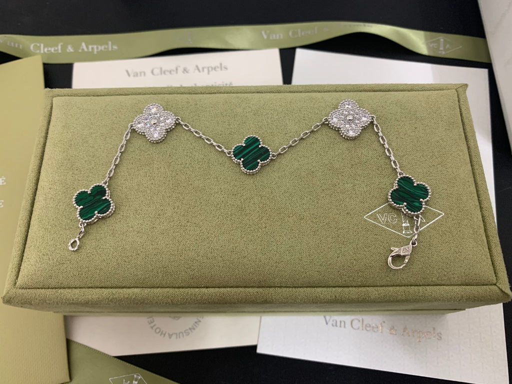 X5X53VA179K  Popular bracelets 5 flowers normal size1.5cm flower