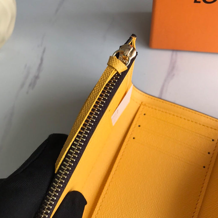 B1P20E3 Popular  leather wallets