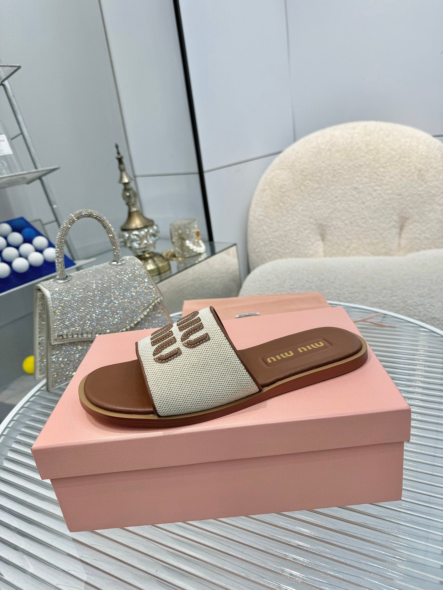 Z2N75E34  Popular leather shoes