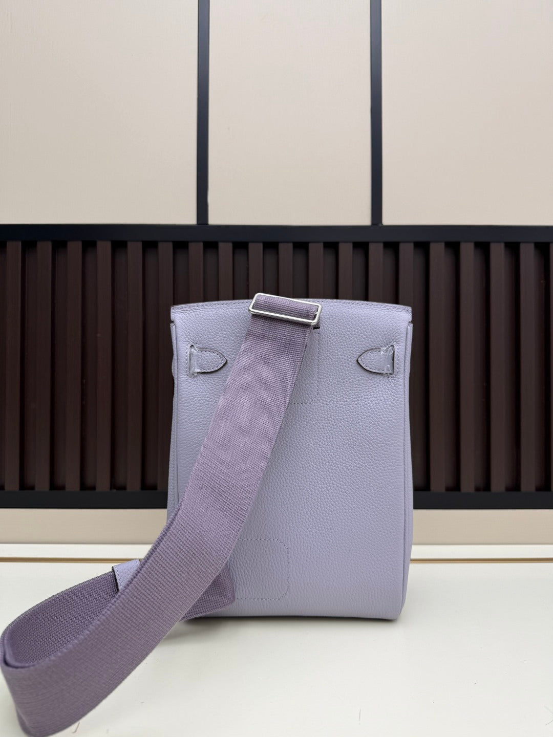 B1P36H46 Popular leather bag