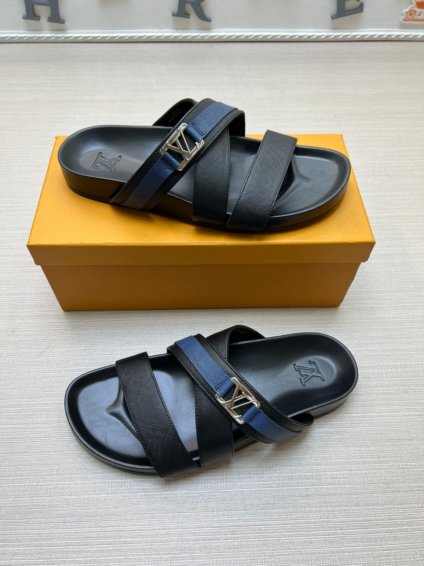 Z5ZE88 Popular slippers