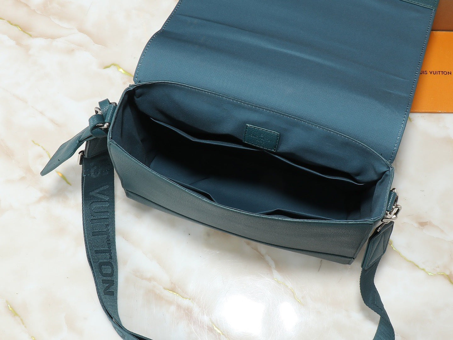 B1P36E78 Popular leather bag