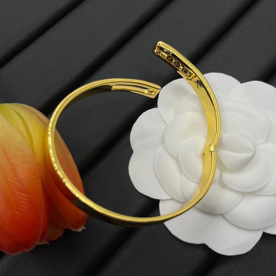 X1Z94A763K  Popular Bracelets