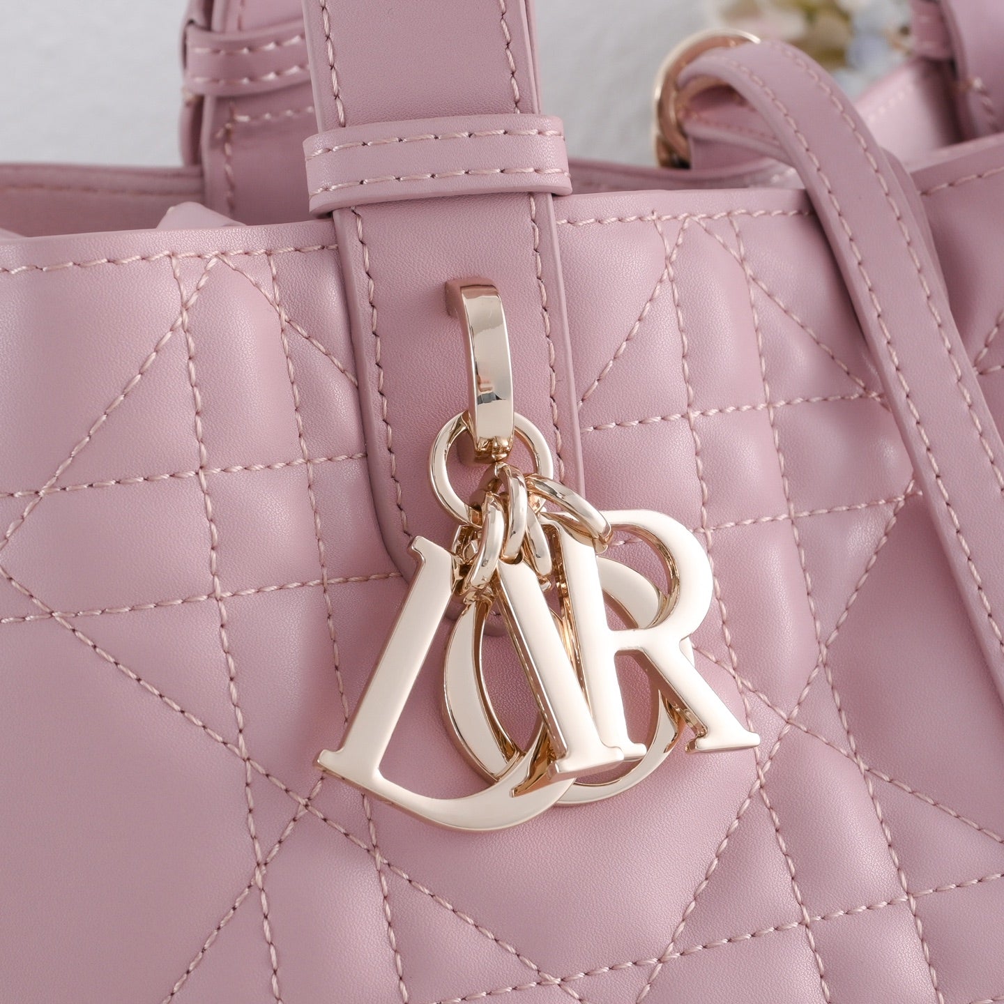 B1R76D40 Popular leather bag