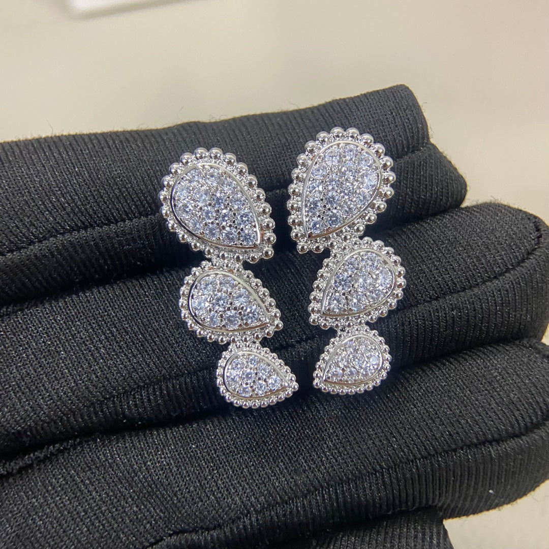 X1Z95A32E Popular Earrings