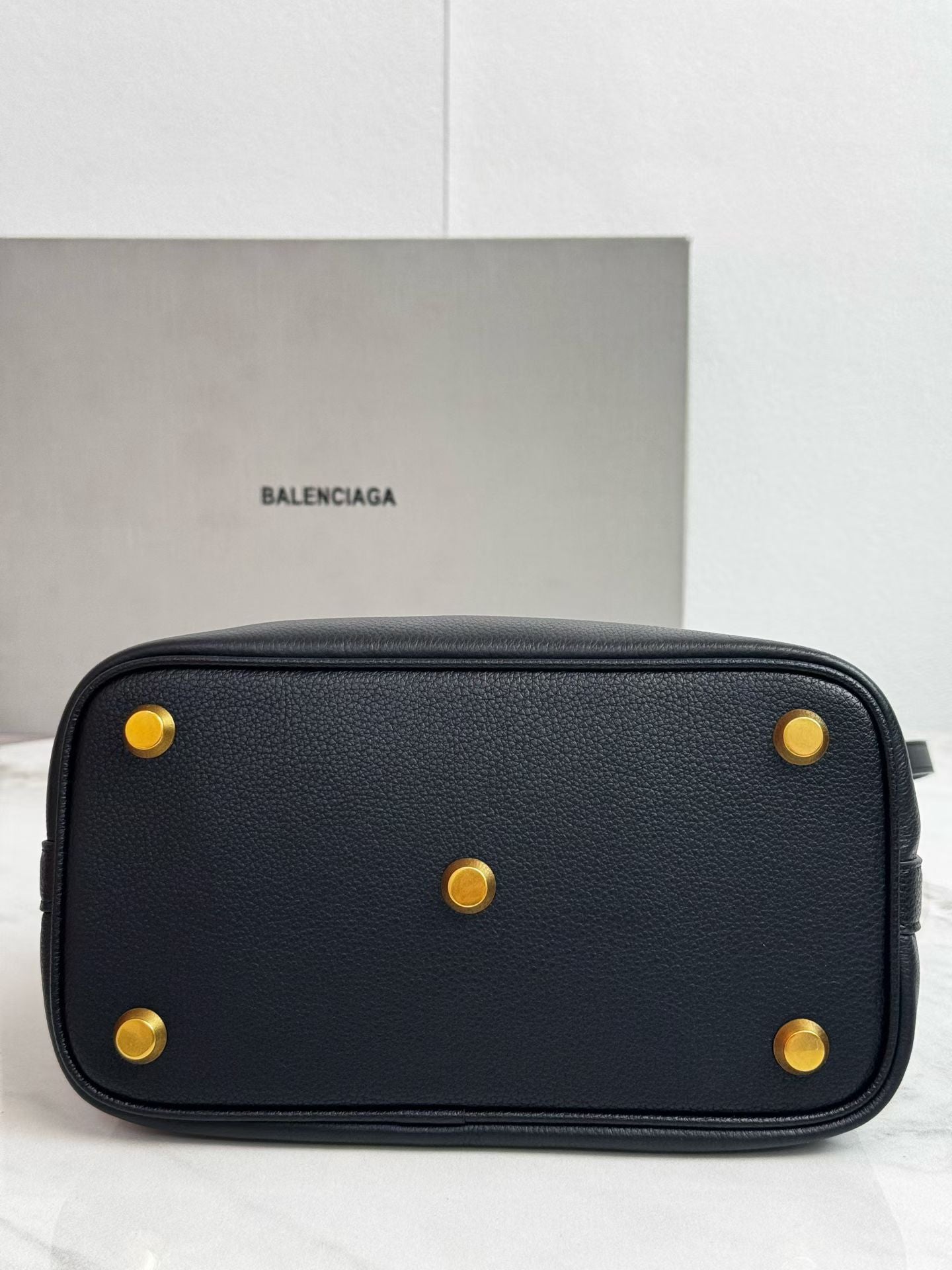 B1P46J144 Popular leather bags