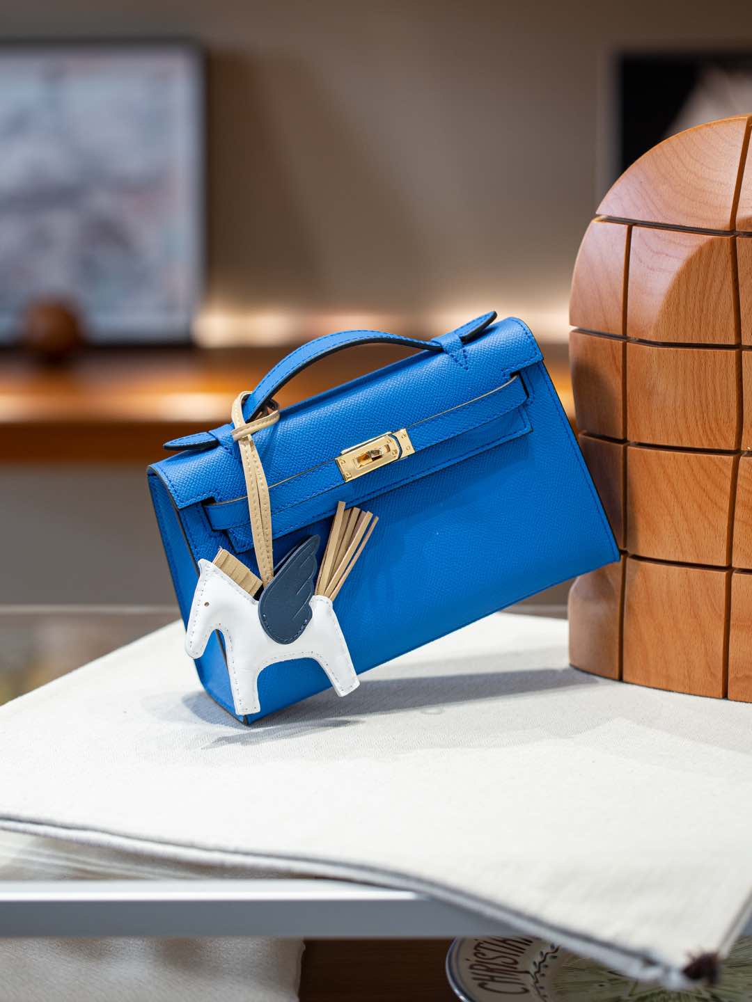 B1R66A7 Popular leather bag