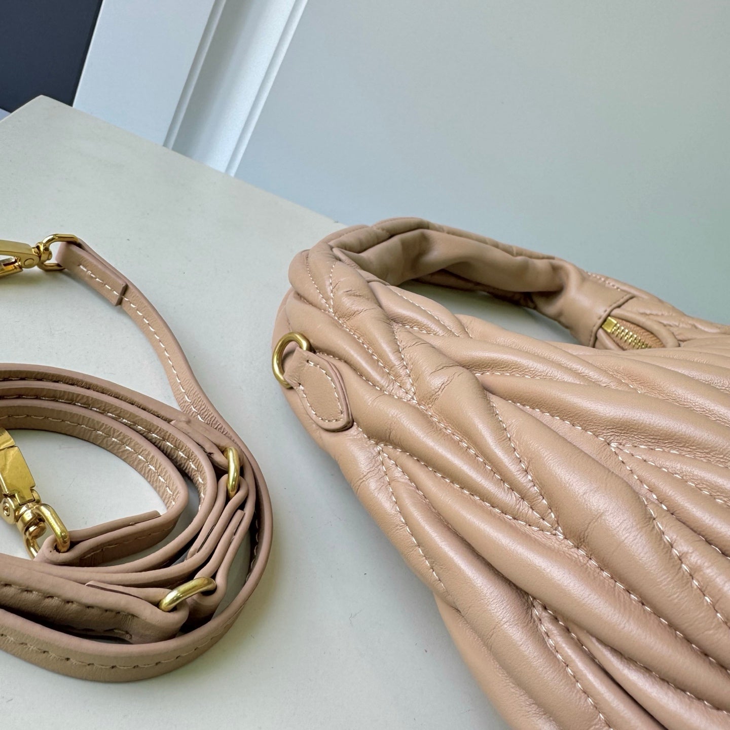B1P46A121 Popular leather bag（29x24x10cm）