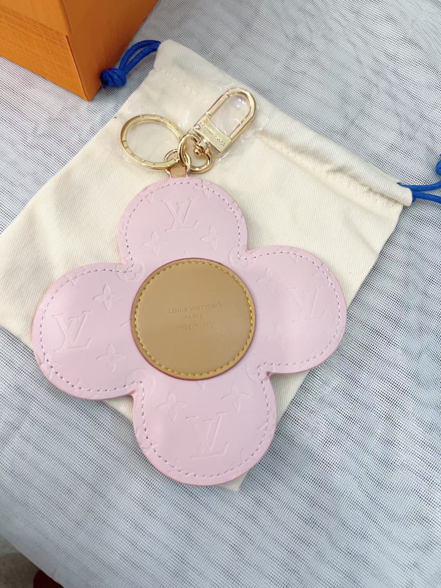 A1R46E37 Popular bag 's charms accessories