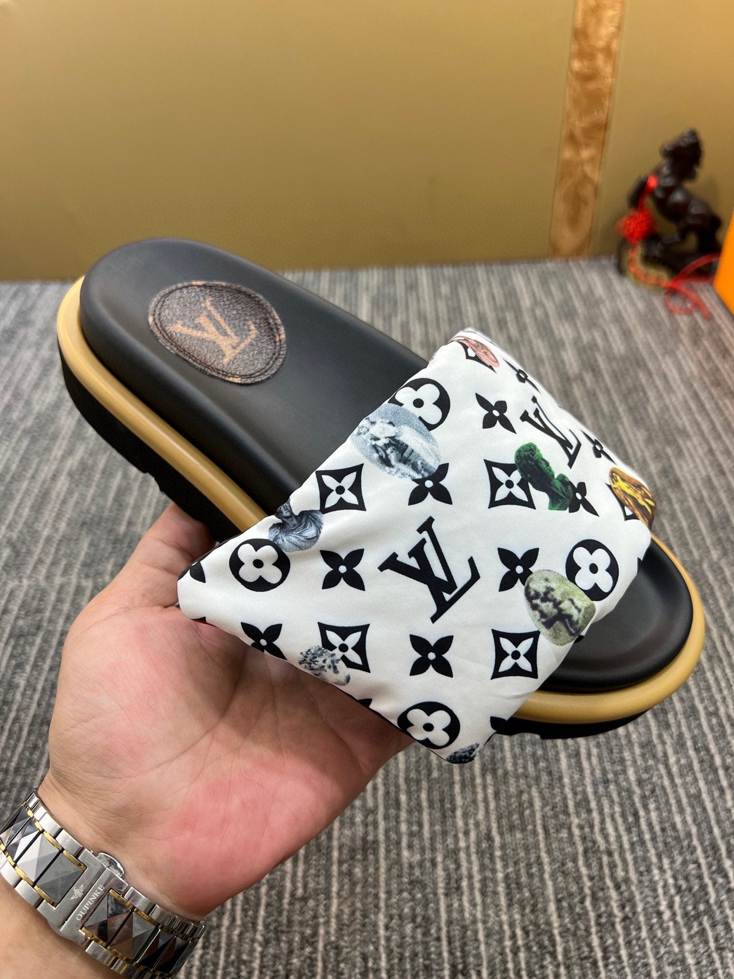 Z5XF120 Popular leather quality Slippers