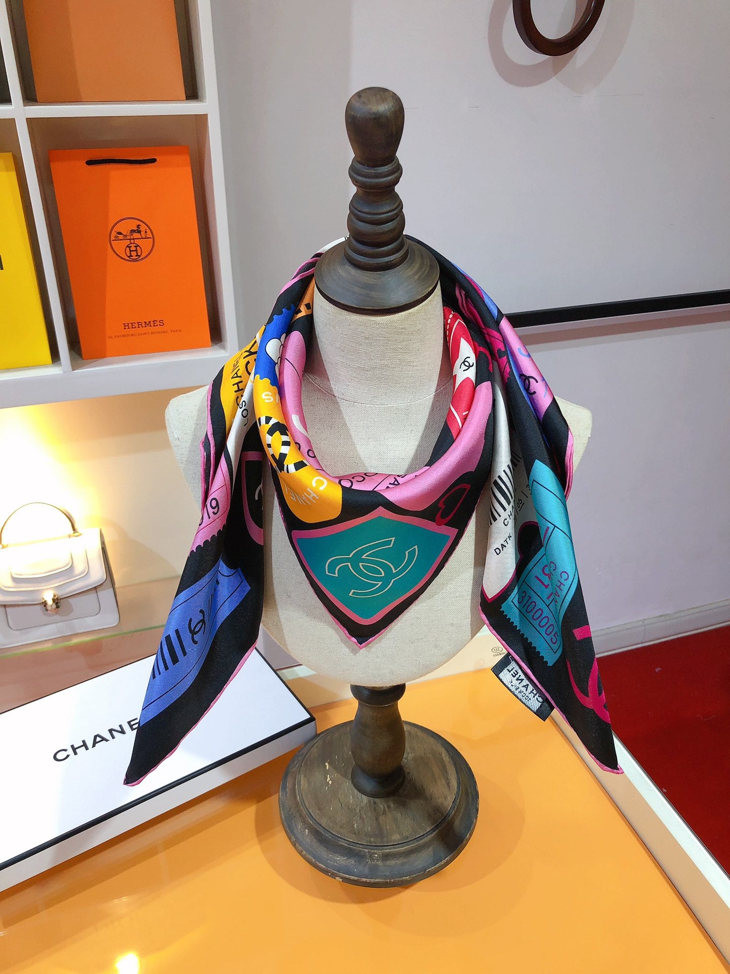 W1Z25C176  Popular Silk Scarve