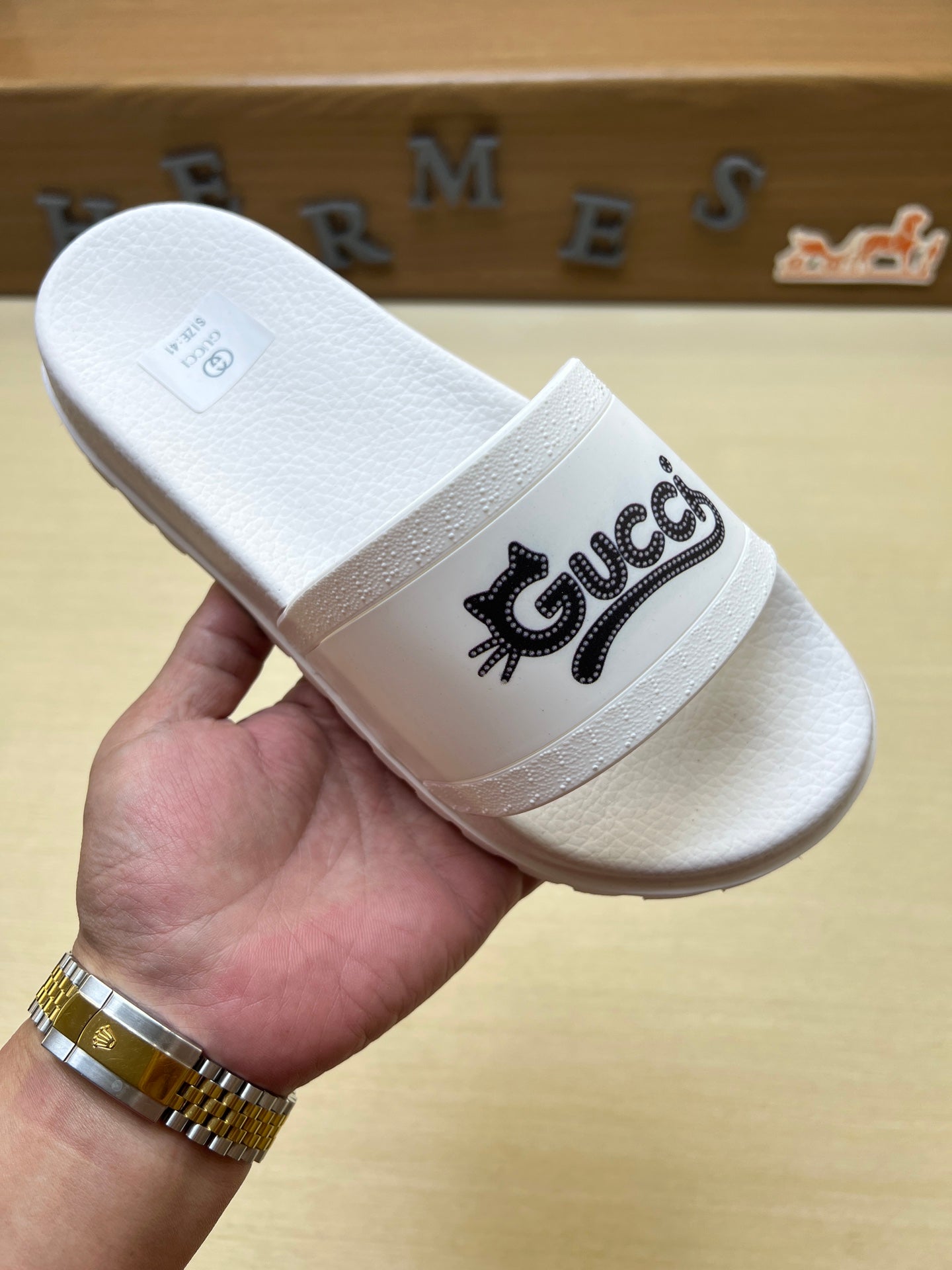 Z5R76B1 Popular Slippers
