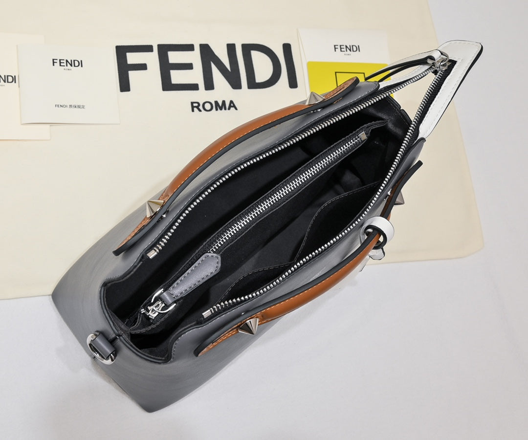 B12X43F132 Popular leather bag 