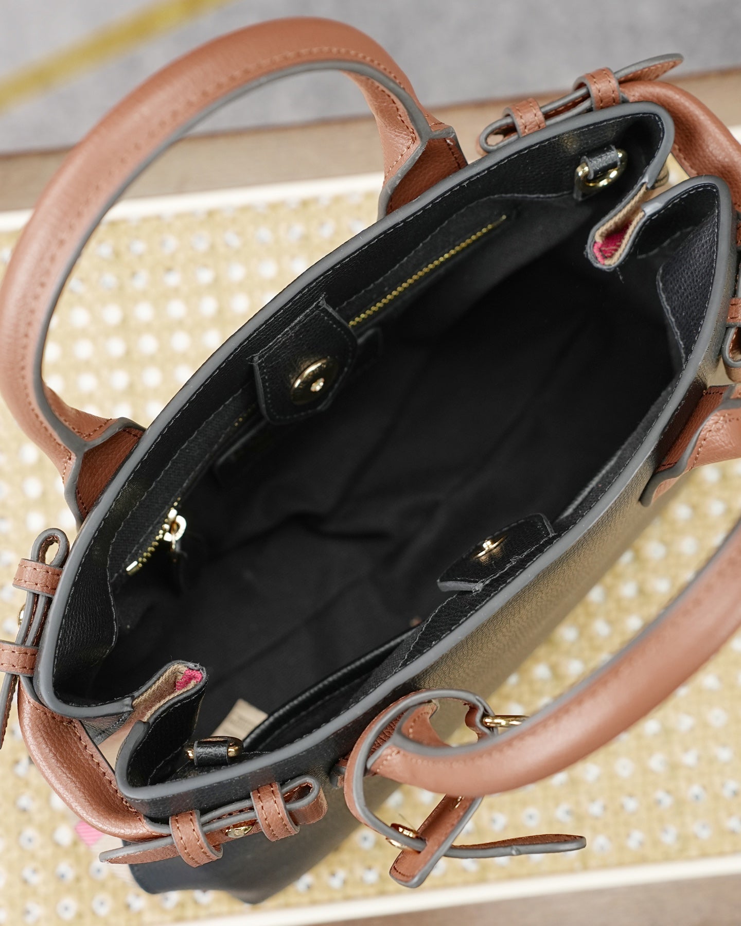 B1R76R20  Popular leather bag