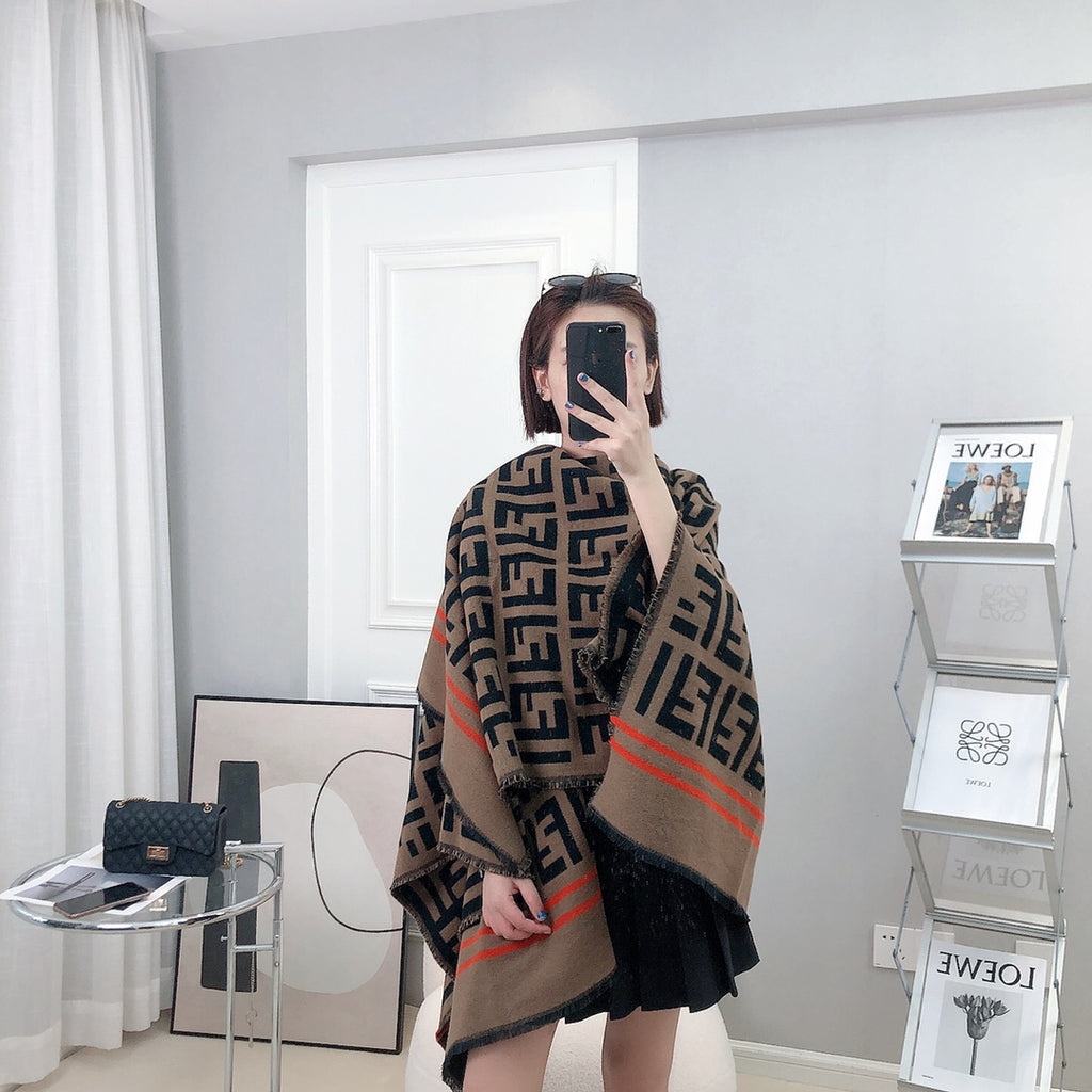 W1R86F28 Popular cloak