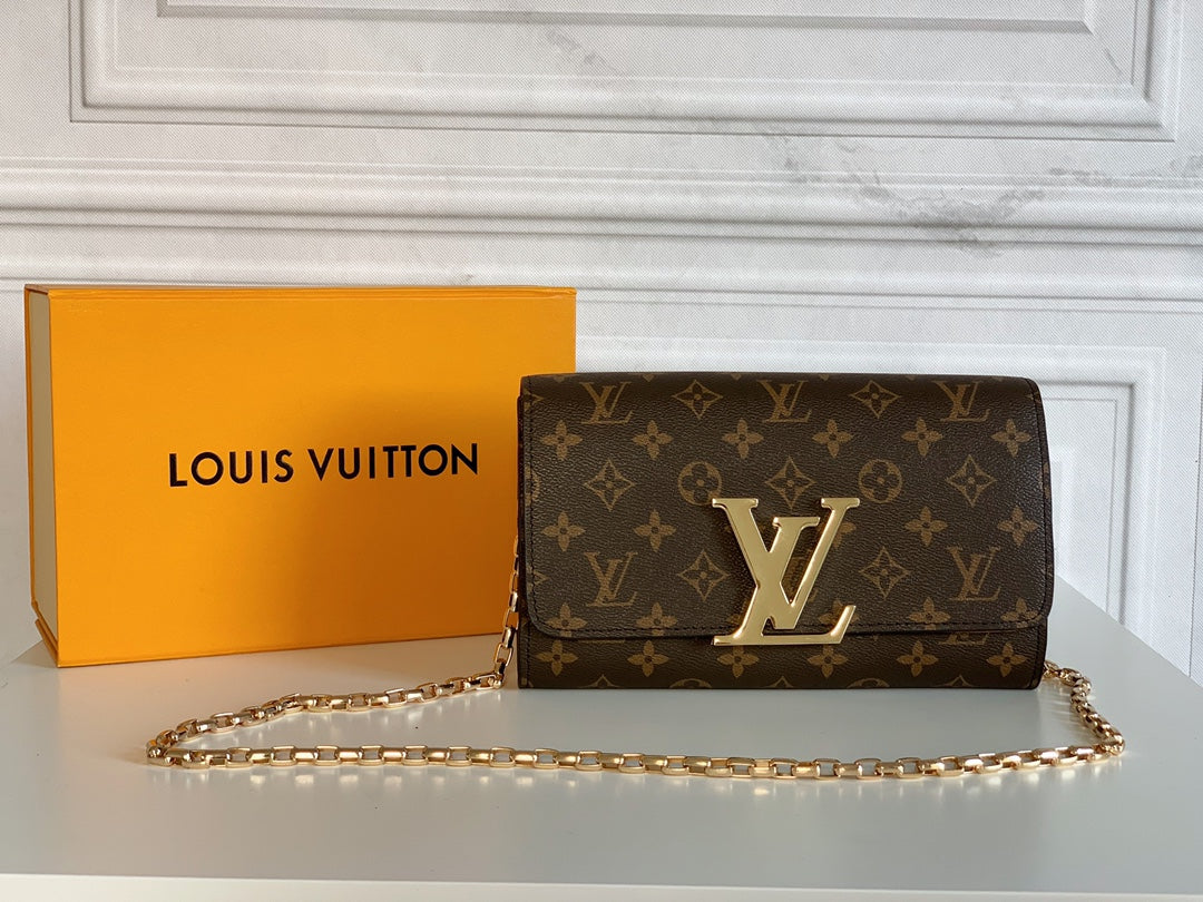 B1X43E38 Popular  leather wallets