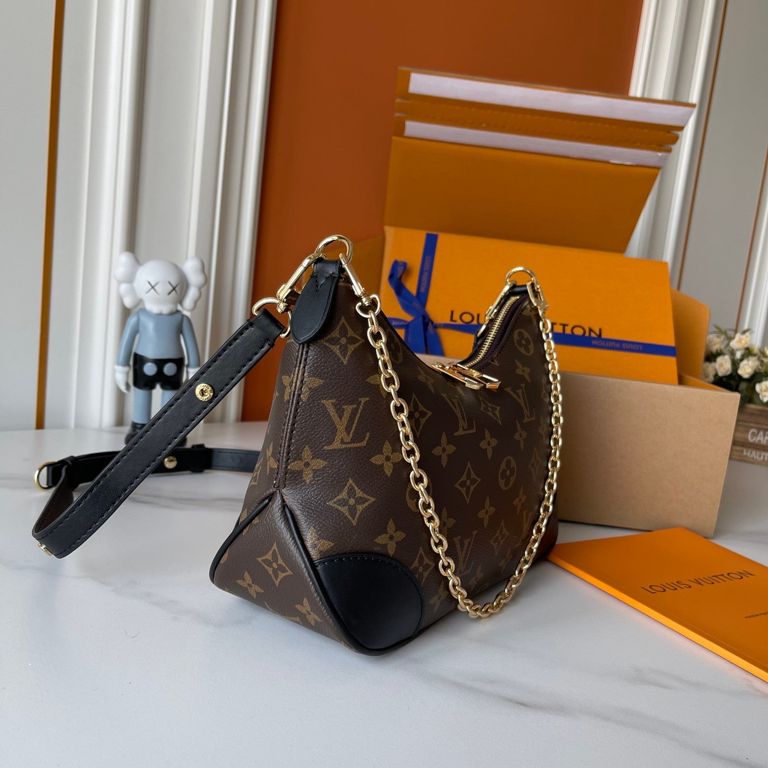 B1R76E01 Popular leather bag