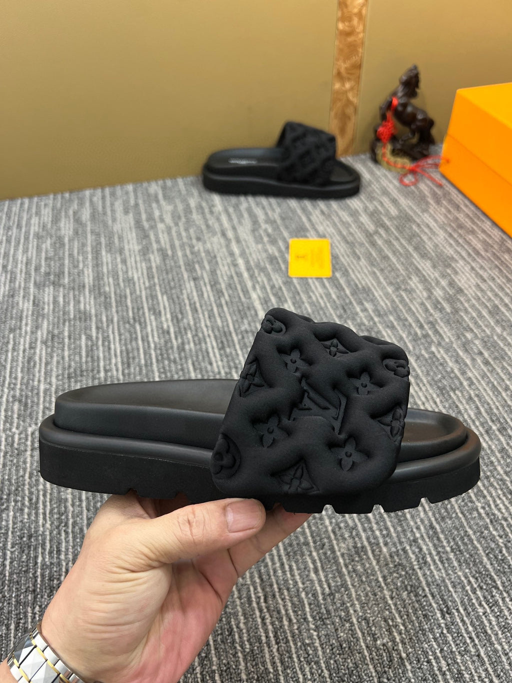 Z5XE119 Popular leather quality Slippers