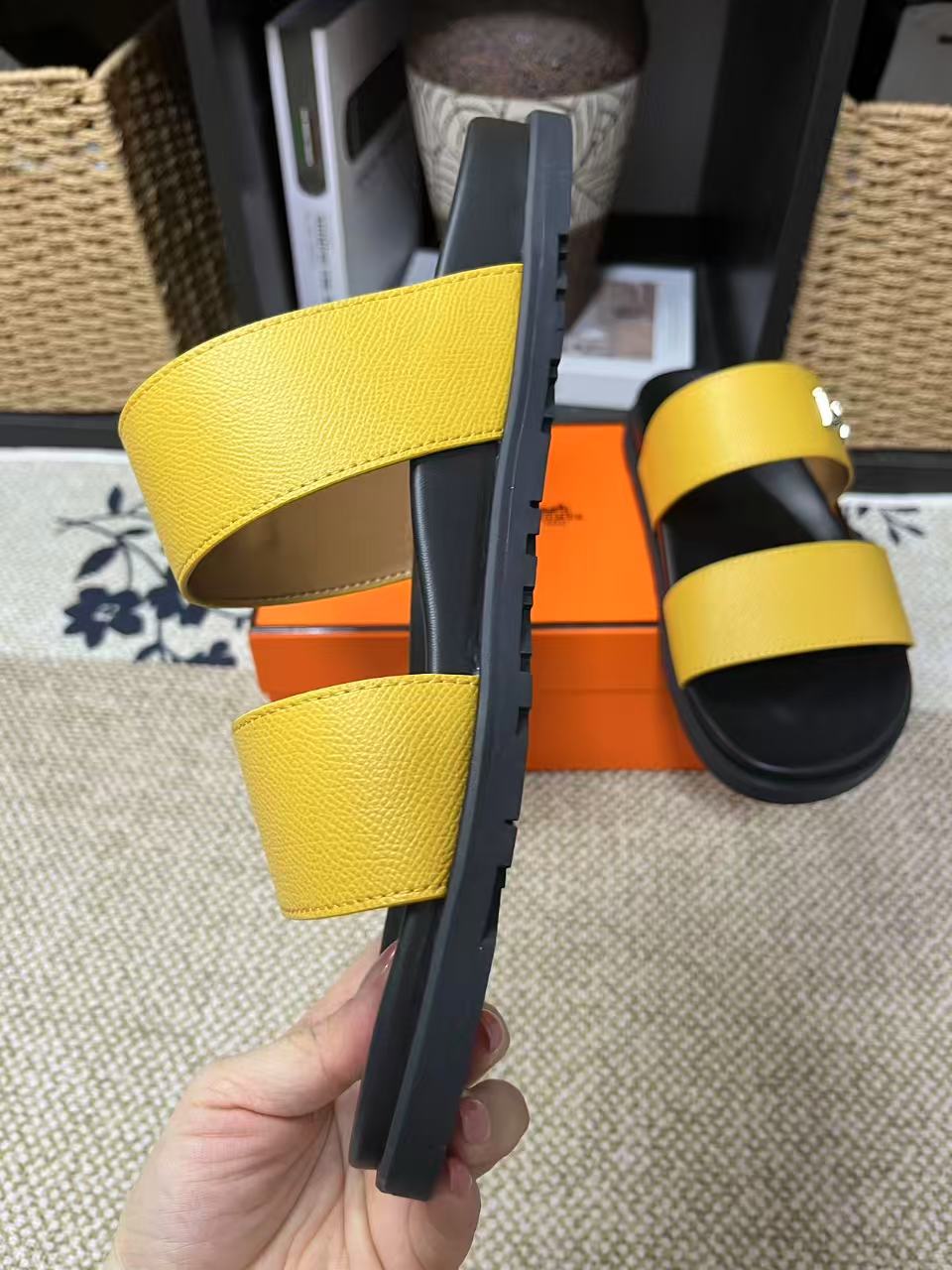 Z2P36H21 Popular high-quality leather Shoes