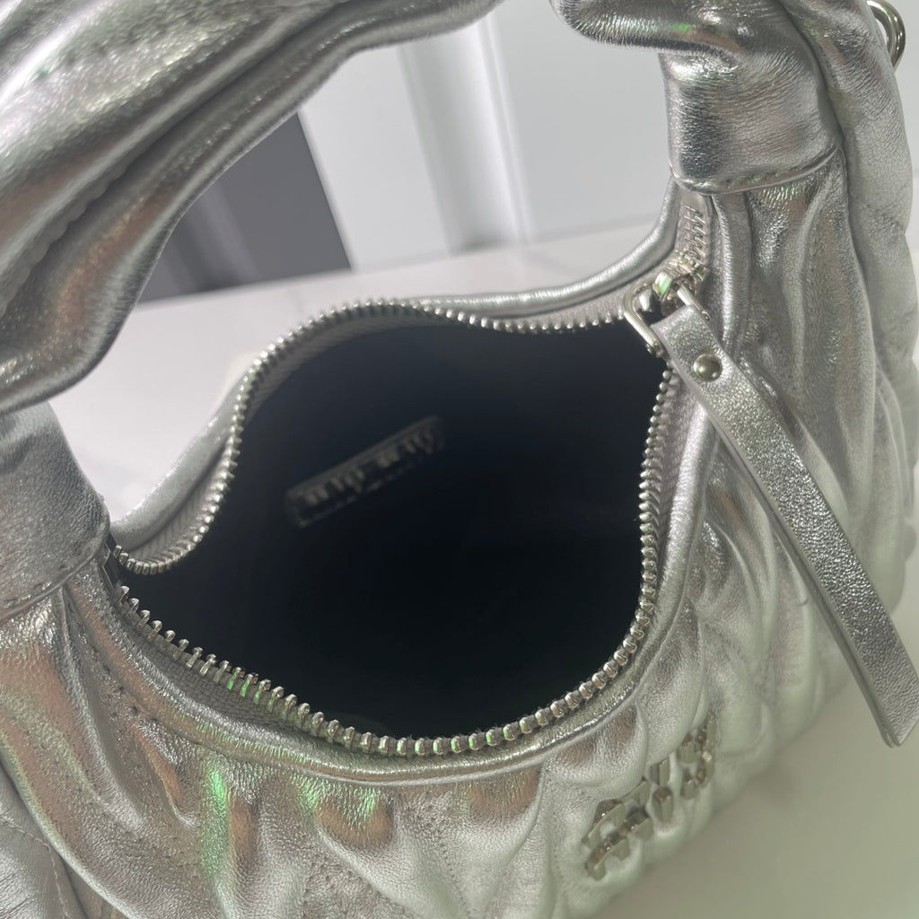 B1P46A116 Popular leather bag